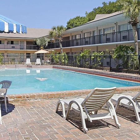 University Inn Gainesville Exterior photo