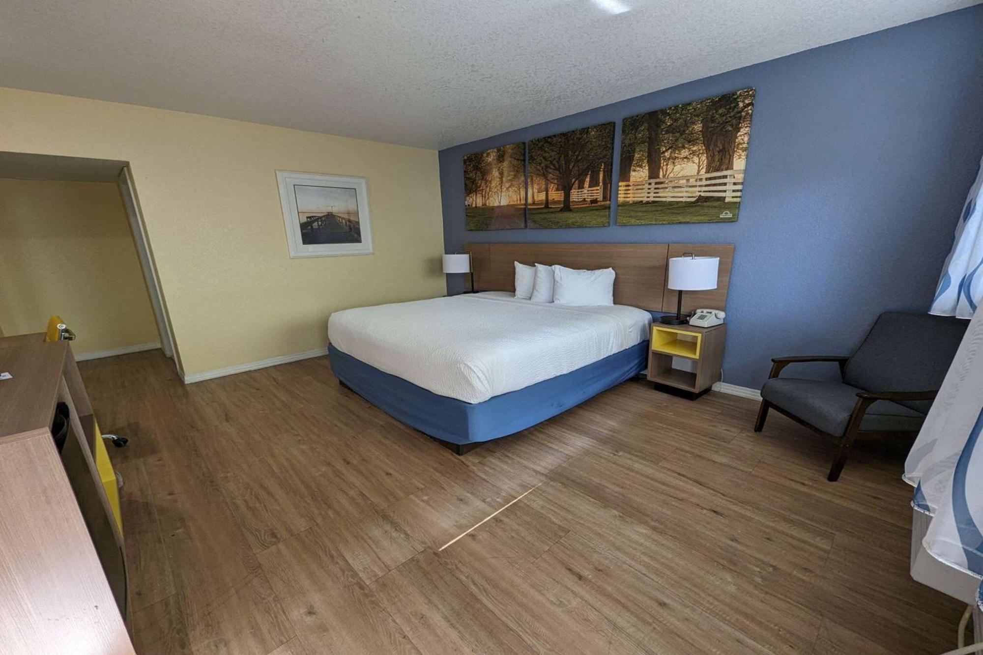 University Inn Gainesville Exterior photo
