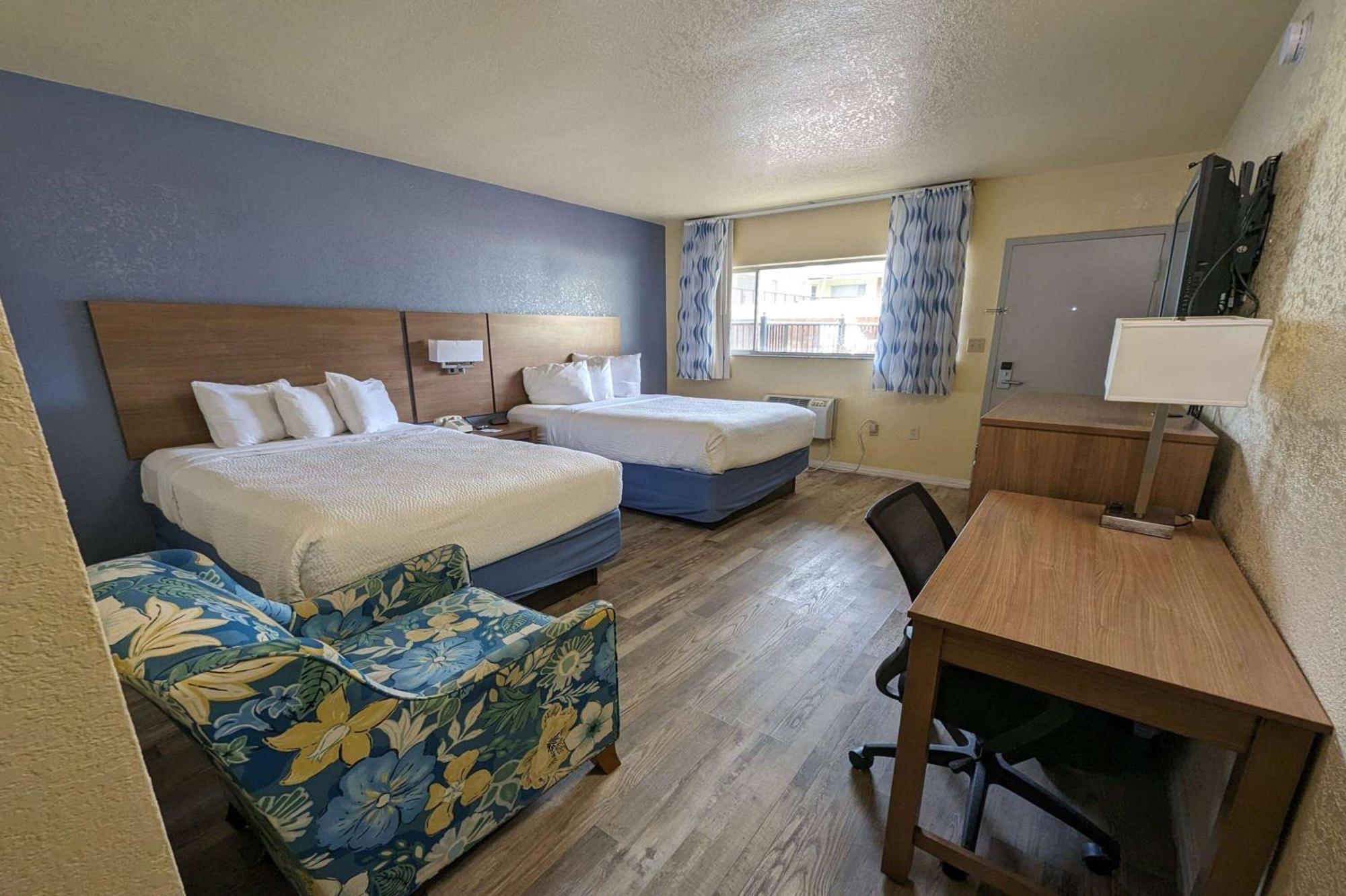University Inn Gainesville Exterior photo