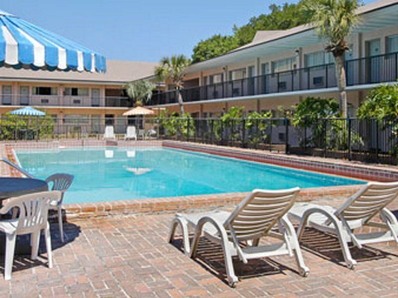 University Inn Gainesville Exterior photo